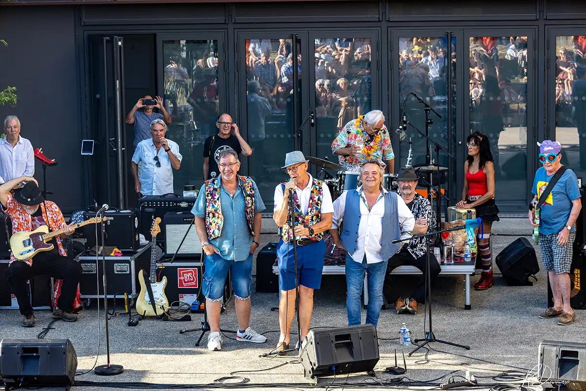 Groupes locaux et public au festival Jurassik Rock 2025