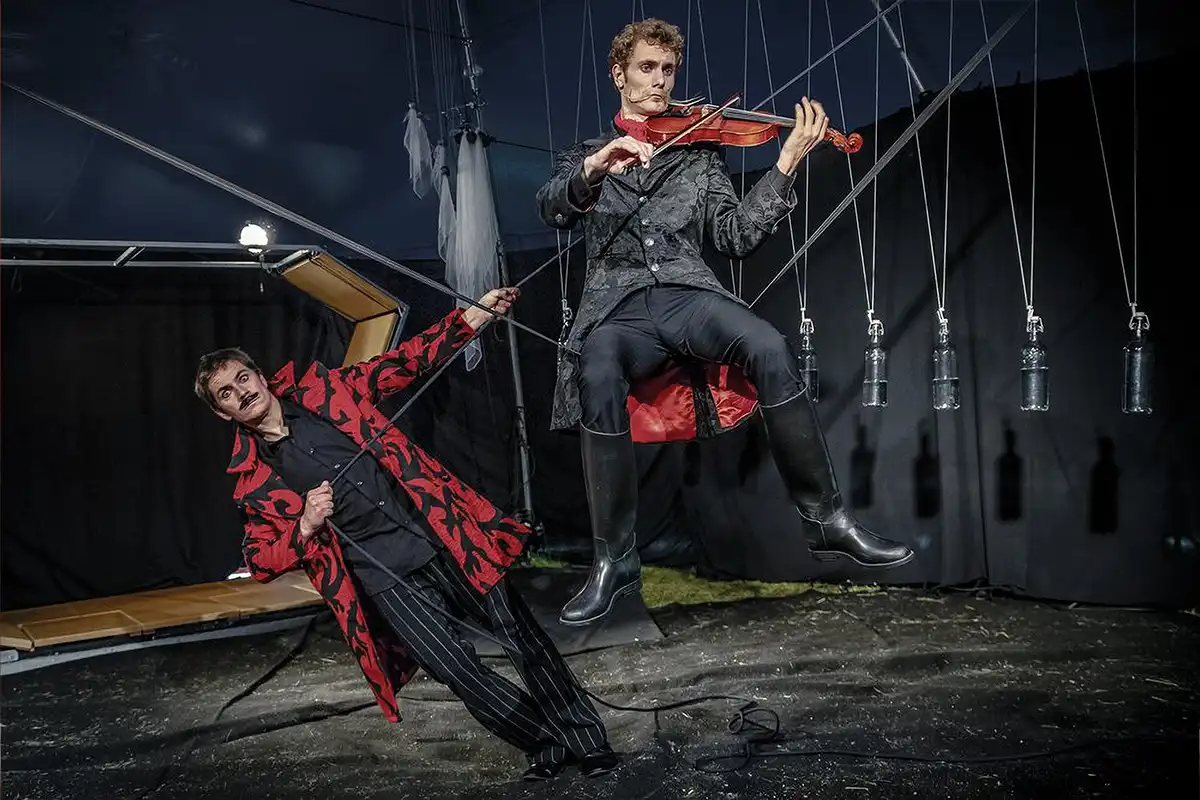 Dékoncert, spectacle de musique et cirque de la Cie Solfarsic à L’Esty Chavanod